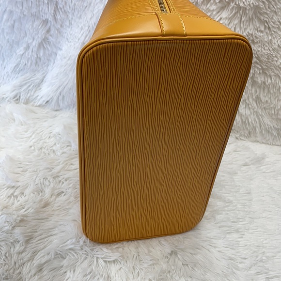 LOUIS VUITTON EPI ALMA PM CITRON AR0947 ‼️FINAL DROP‼️ - Picture 6 of 16